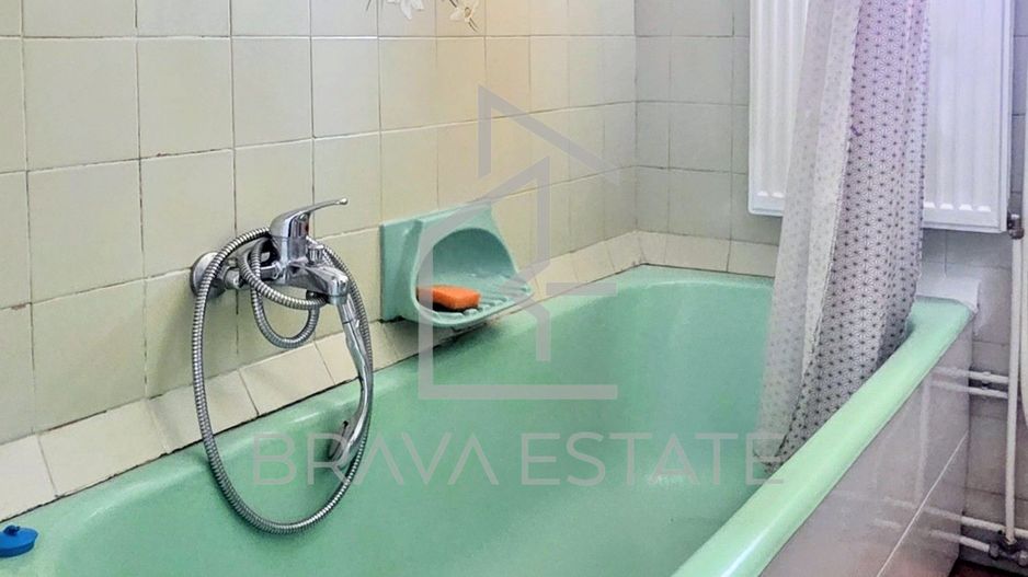 Apartament 3 camere, 2 bai, balcon, zona UMF - Poză 7