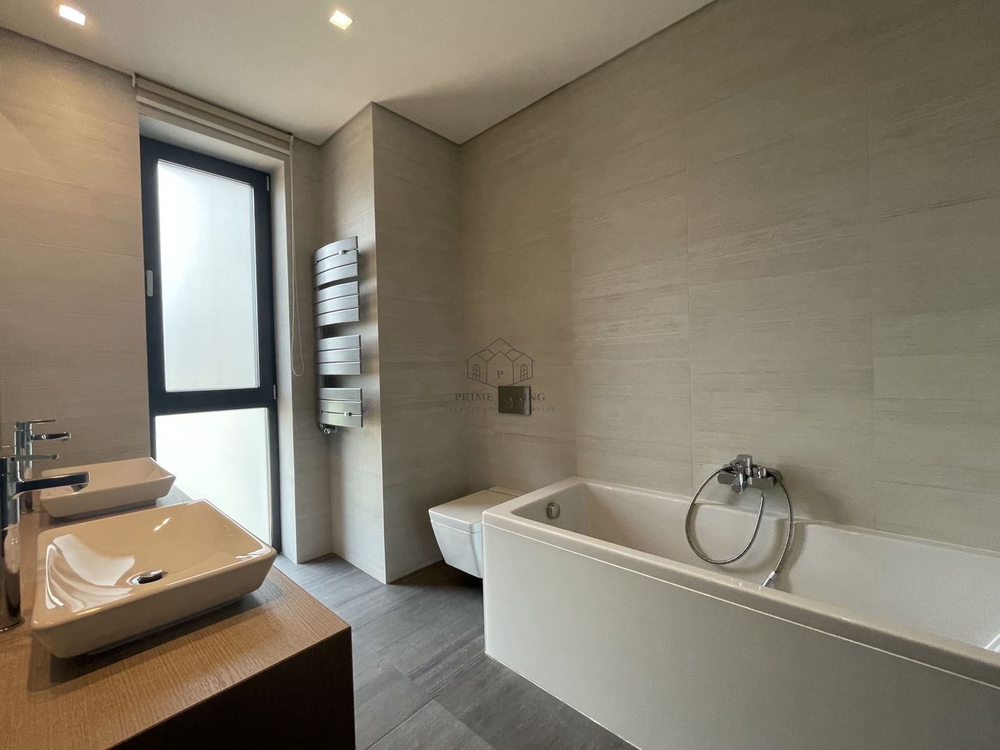 APARTAMENT SPATIOS DE LUX CU 4 DORMITOARE LA INCHIRIERE IN PRIMAVERII - Poză 13