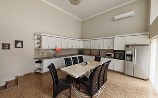 Casă cu destinație multiplă _ curte generoasă- Bălcescu - Poză 5