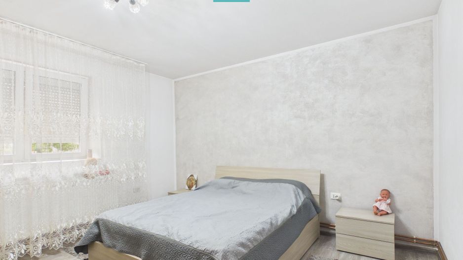 Casă solidă în Curtici cu teren de 1166 mp - Poză 6