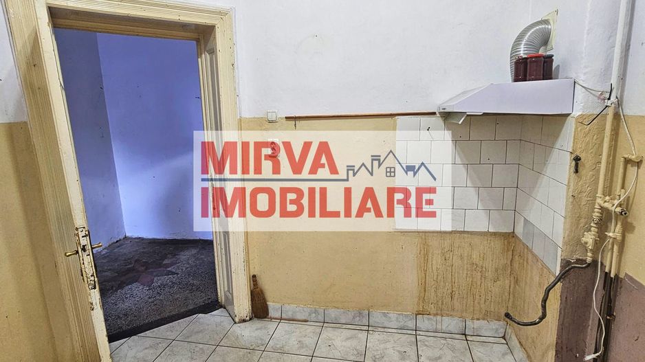 Casă cu arhitectură interbelică, 5 camere, teren 409 mp – Central - Poză 34