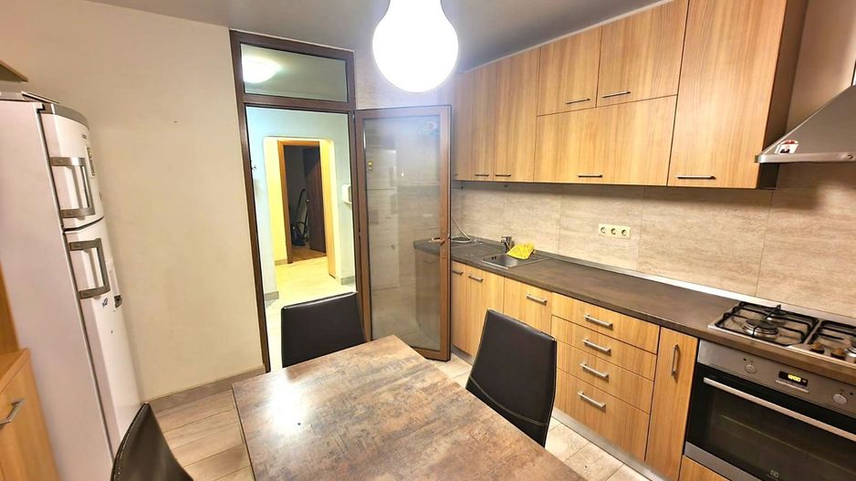 Închiriez apartament 3 camere, Parcul Sebastian, centrala + parcare - Poză 5