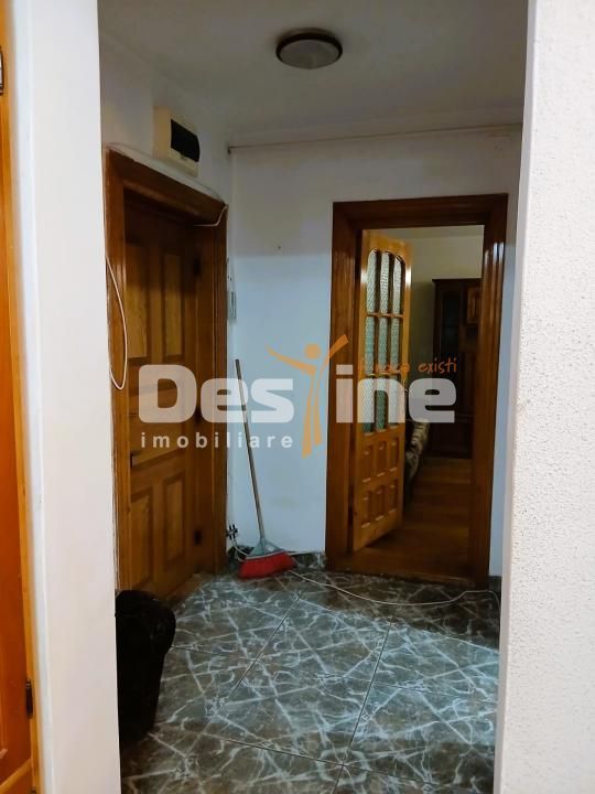 Apartament de vanzare zona centrala etaj 2/8 cu lift - Poză 9