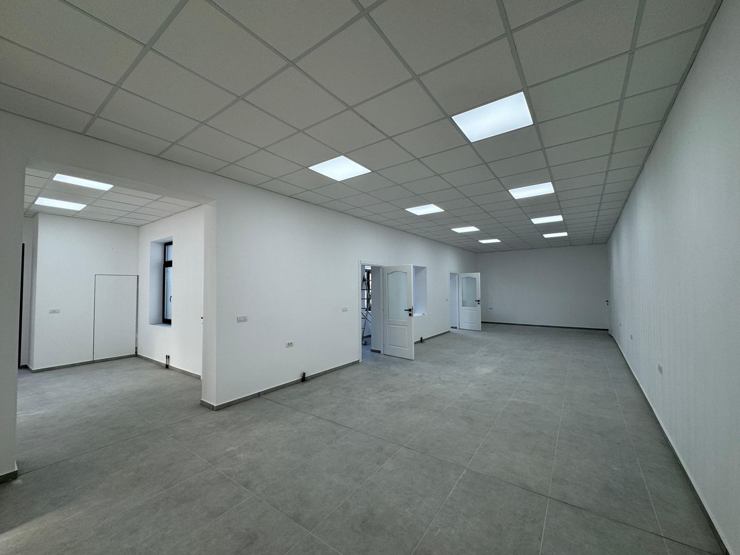 Spatiu comercial sau pentru birouri 150mp utili central, spre piata - Poză 9