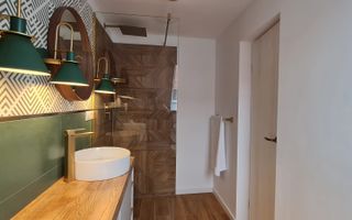 Vila spațioasă și elegantă de vânzare la intrarea în cartierul Turnișo - Poză 10