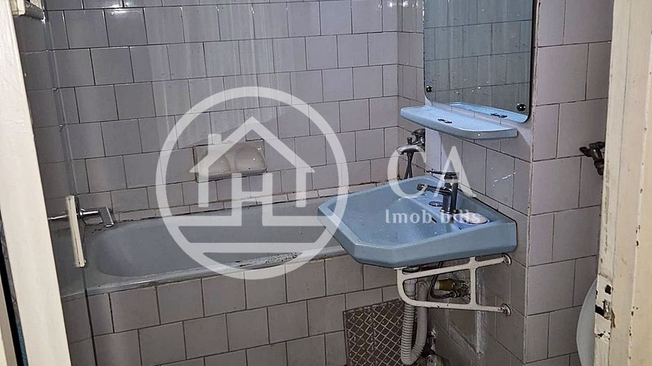 Apartament cu 4 camere de vânzare în zona Cantemir, Oradea - Poză 9