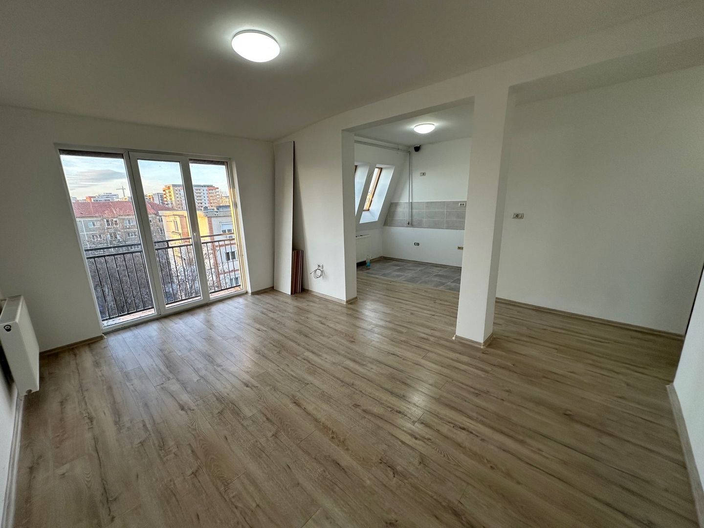 Apartment 3 camere 75 mp utili - Poză 1