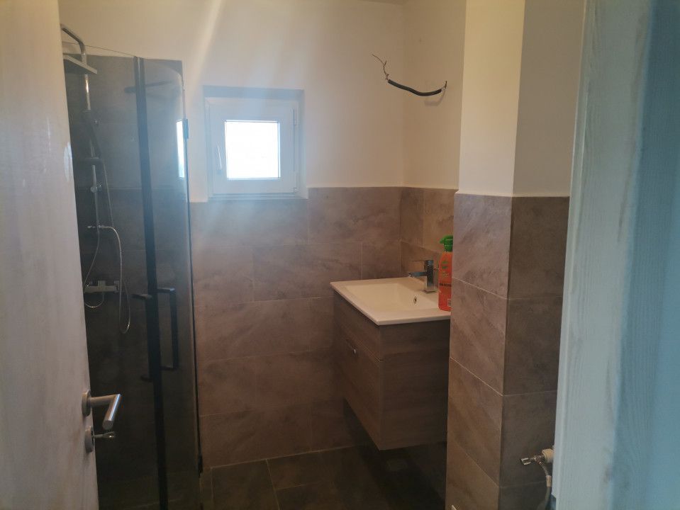 Vanzare apartament decomandat, renovat total, liber, Mioveni - Poză 8