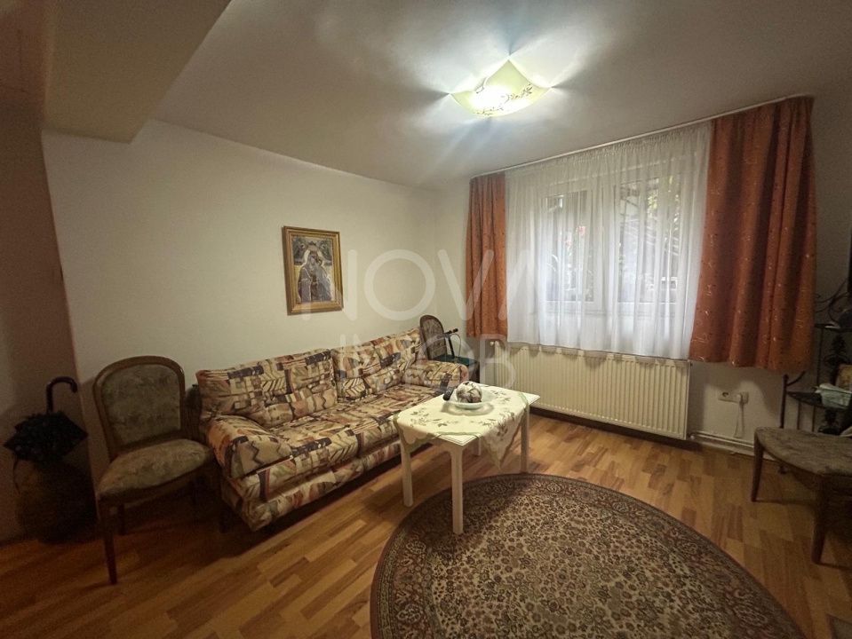 Casa de vanzare 200 mp cu spatiu comercial la parter, strada Lunga - Poză 3