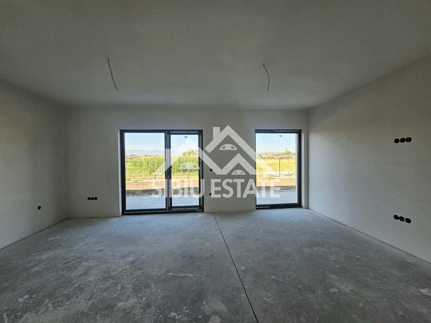 Casa noua 4 dormitoare, spatiu bun pentru familie - Poză 3