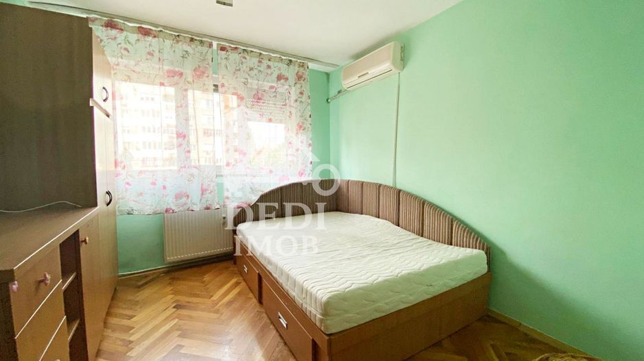 Apartament cu 3 camere de vanzare zona Bulevardul Dacia, Oradea - Poză 3