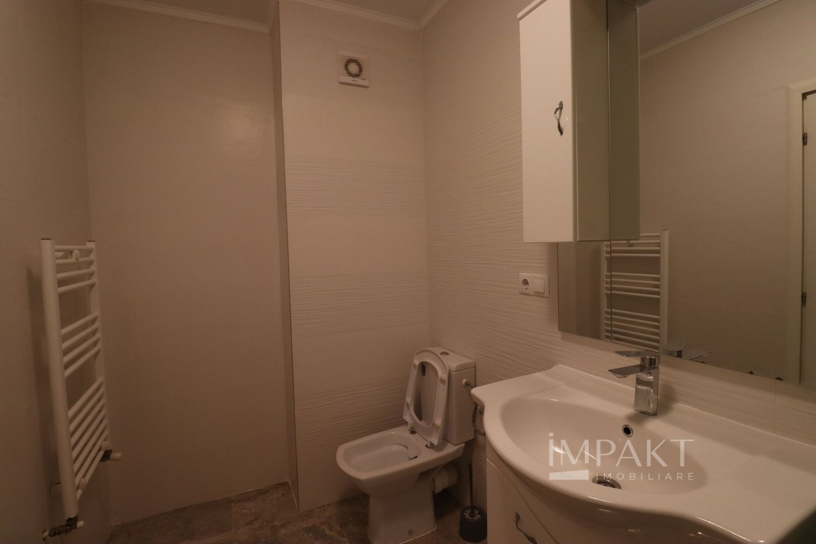 Apartament tip studio cu nisa de dormit, Piata 1 Mai! - Poză 9