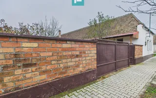 Casă complet renovată, teren 300mp, în Orțișoara - Poză 14
