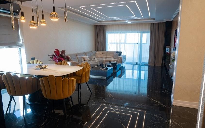 Penthouse spectaculos cu jacuzzi și panoramă unică - Poză 1