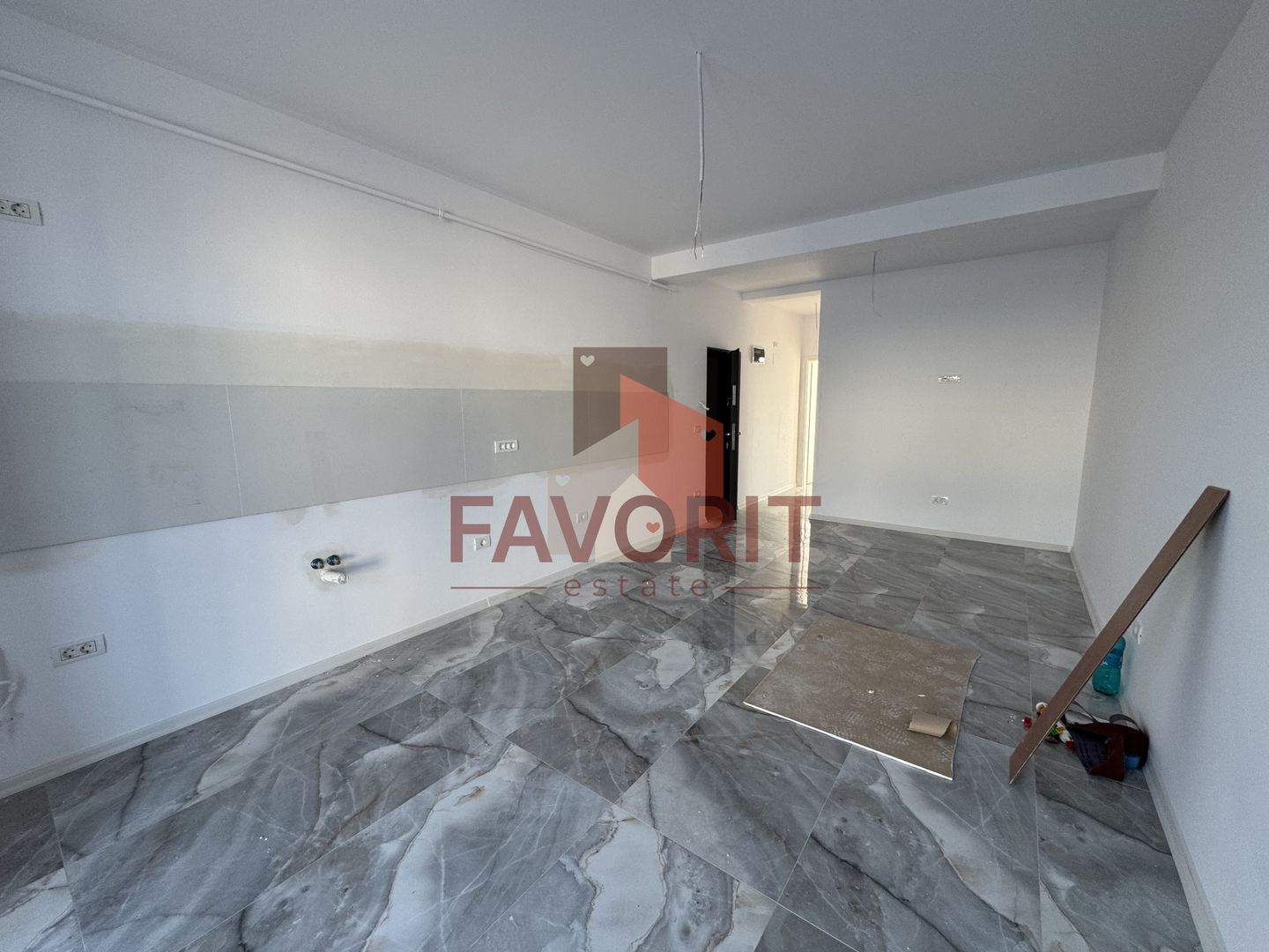 Bloc nou finalizat. Loc de parcare inclus - Poză 2