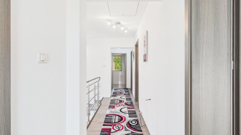 Casă individuală în Bucovăț - Poză 17