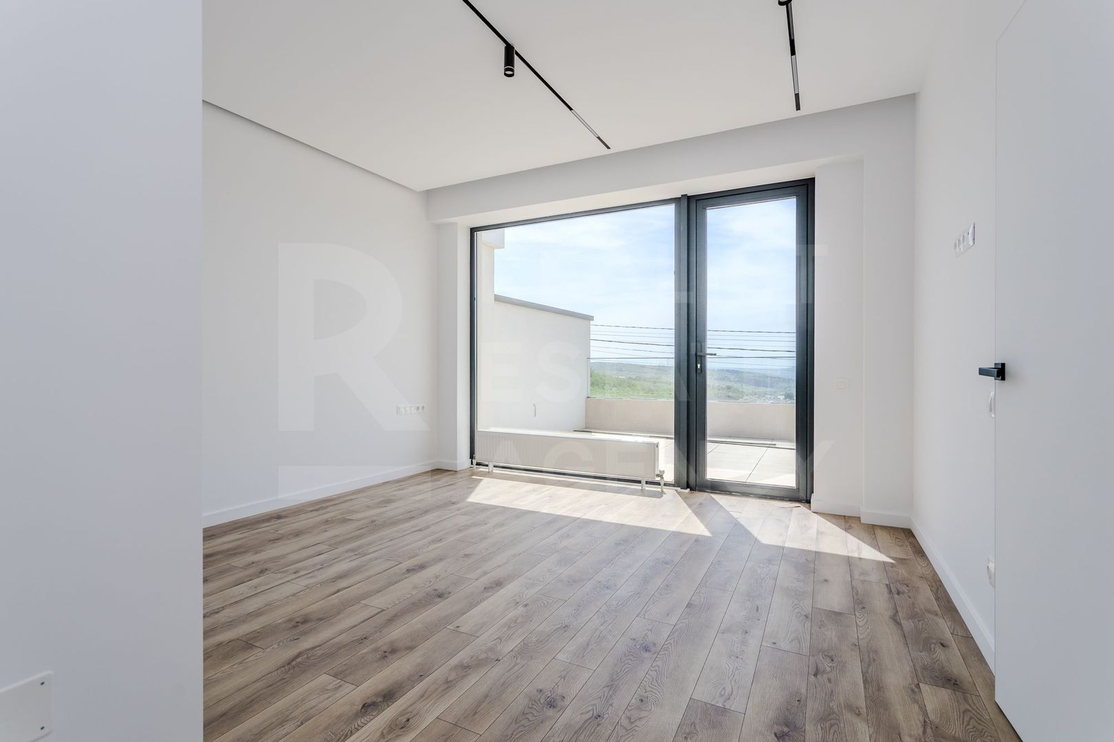 Vânzare, casă, 2 nivele, 4 camere, strada Sfânta Vineri, Tohatin - Poză 9