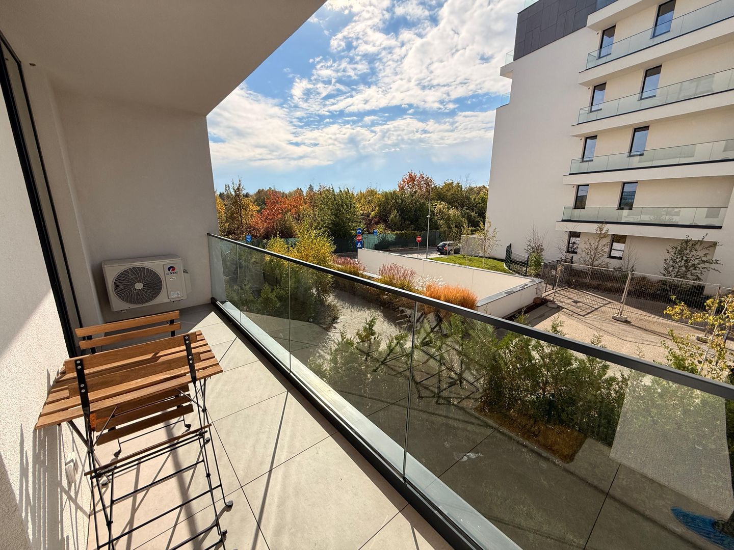 2 camere Ivy | Loc parcare subteran cu statie incarcare electrică - Poză 1