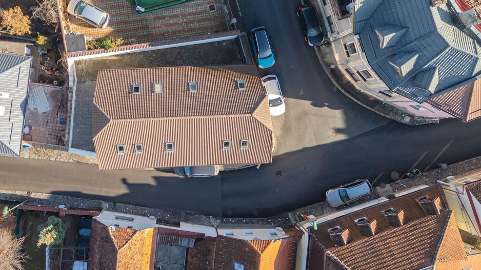 Casă modernă cu garaj și 4 dormitoare, aproape de Piața Sfatului - Poză 29