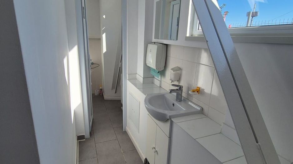 Hală premium 1.317 mp de vânzare, Pantelimon, birouri 496 mp - Poză 12