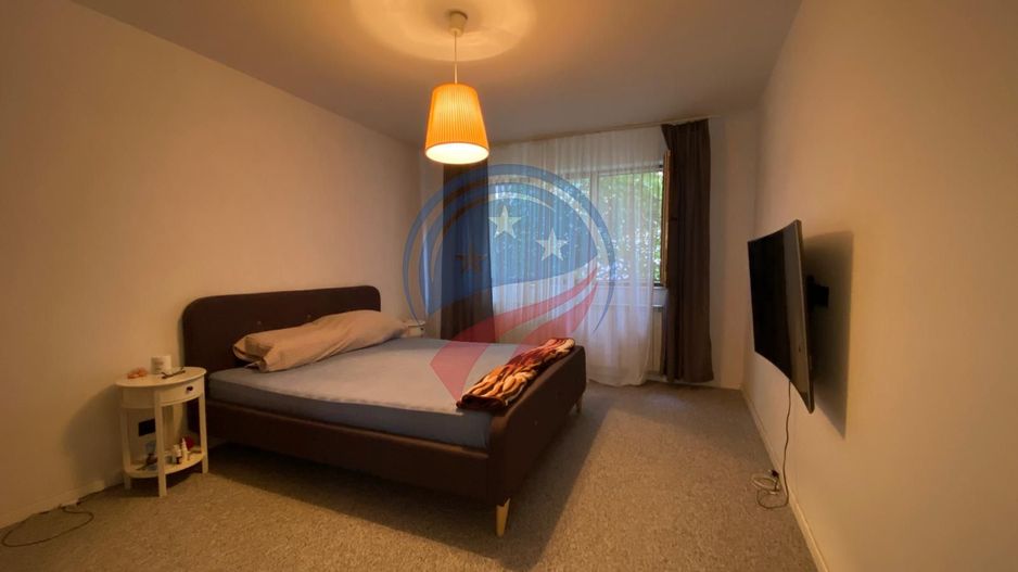 VILA MODERNA  ZONA CENTRALA 380 m TEREN - Poză 4