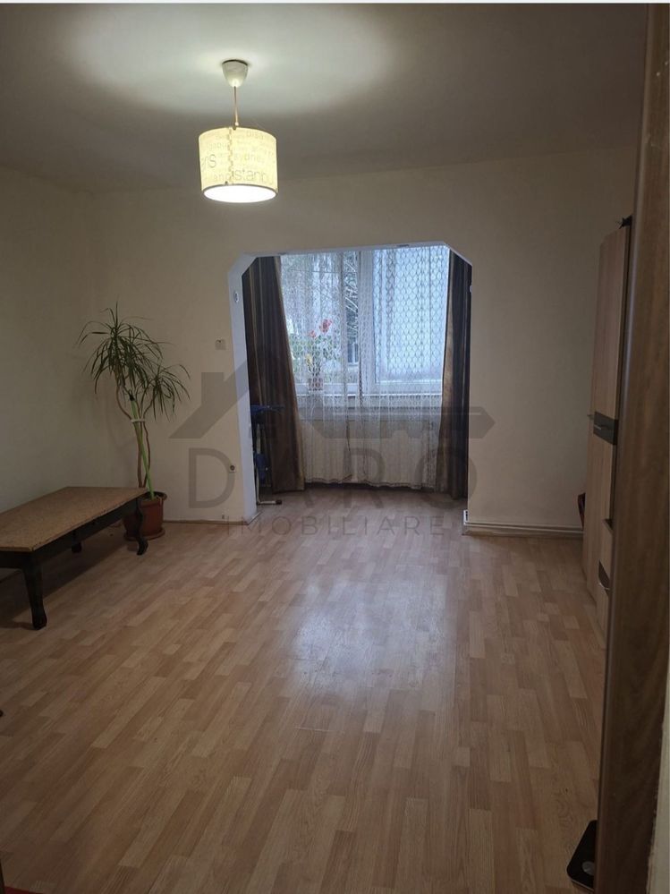 Vând apartament cu 3 camere zona Dâmbu Pietros aproape de bulevard . - Poză 7