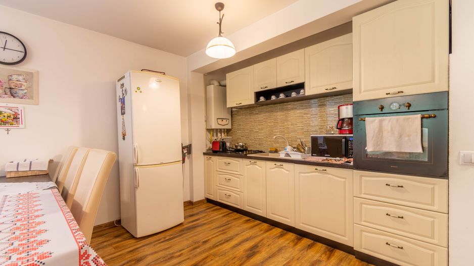 Apartament 2 camere de vanzare – Demisol - zona Campului - Poză 4