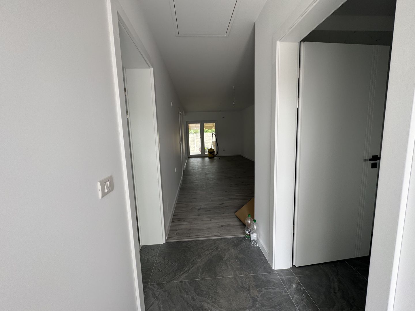 Sanmihaiu Roman, Duplex pe Parter, 3 camere,2 bai,terasa spatioasa - Poză 4