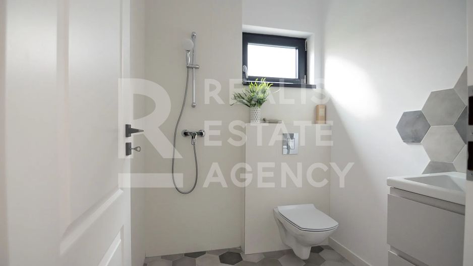 Casă pe malul lacului Snagov - Poză 11