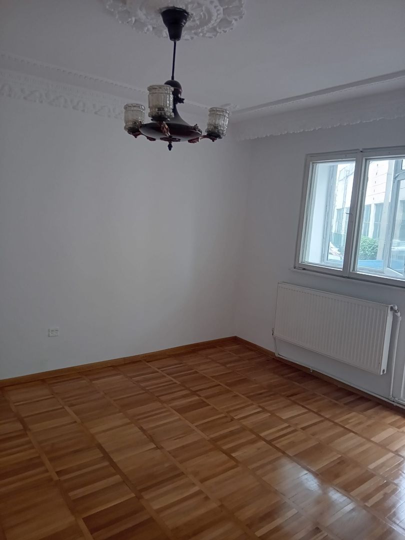 Apartament 2 camere – Port, etaj 1/4 – 3 balcoane, centrală, geam la baie - Poză 11