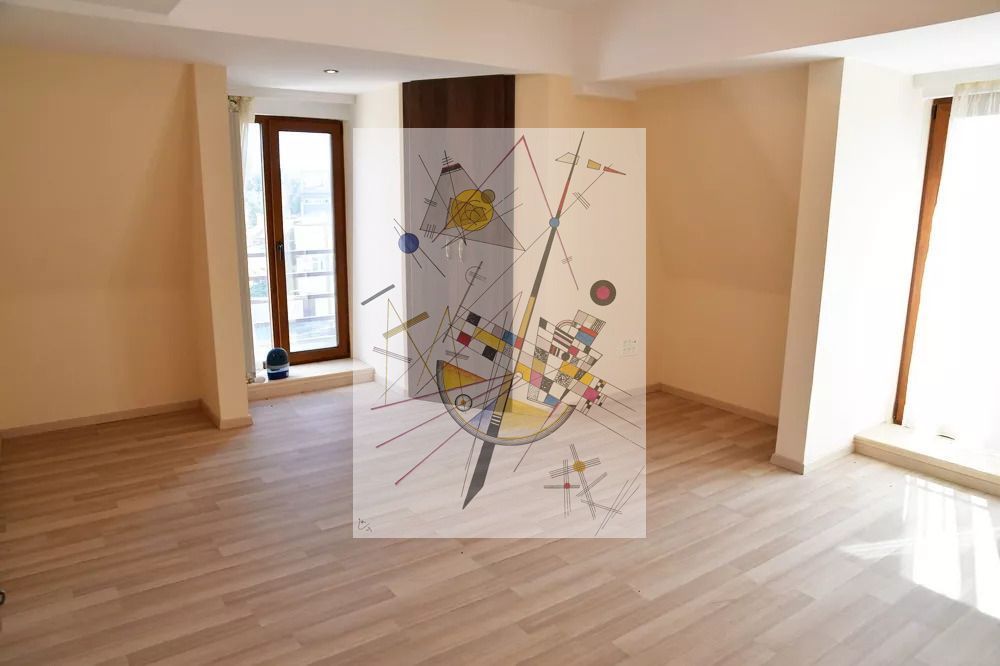 Bran - Casa pe strada Valea Portii. 223 mp, 4 dormitoare - Poză 1
