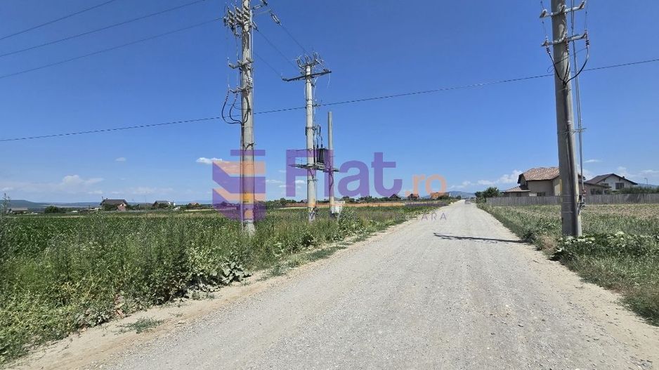 Teren intravilan de vânzare în Hărman, Brașov cu utilitati - Poză 6