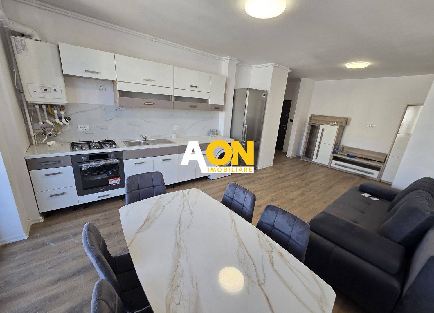 Apartament cu 3 Camere, Bloc Nou, Prima Închiriere, Zona Centru - Poză 1