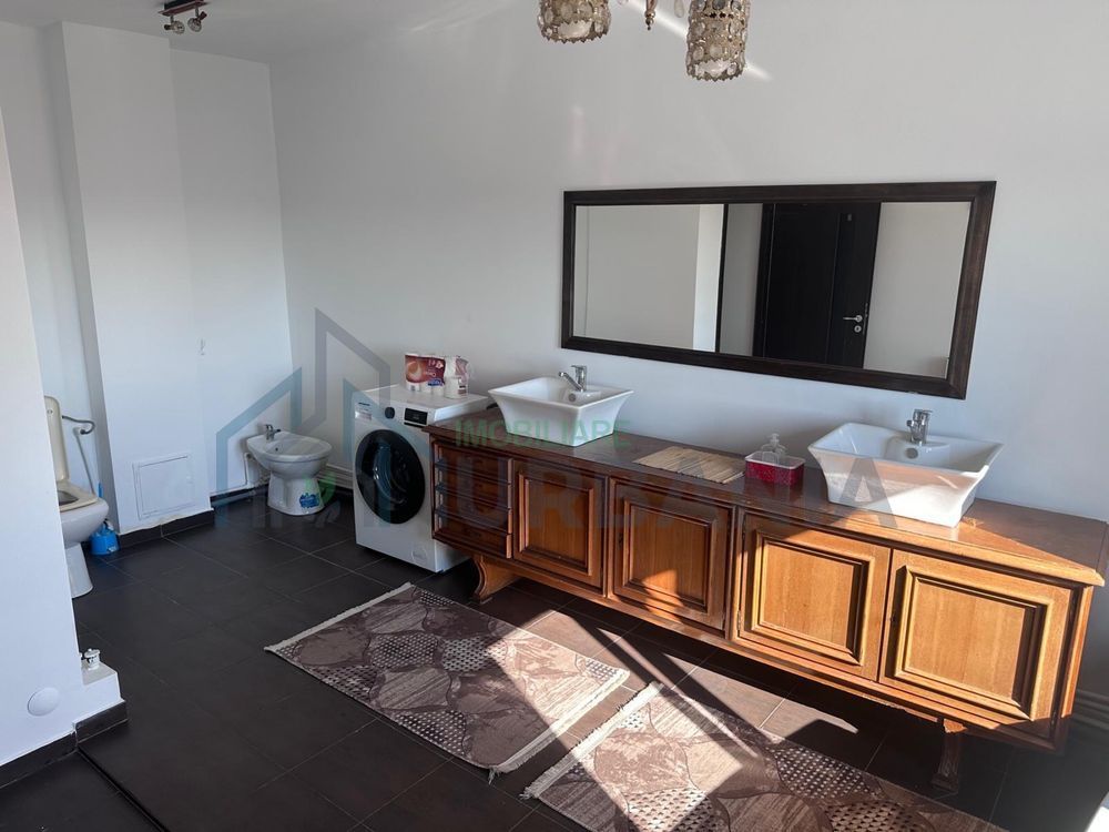 Apartament renovat, decomandat, 3 camere, de închiriat în Iași - Poză 3