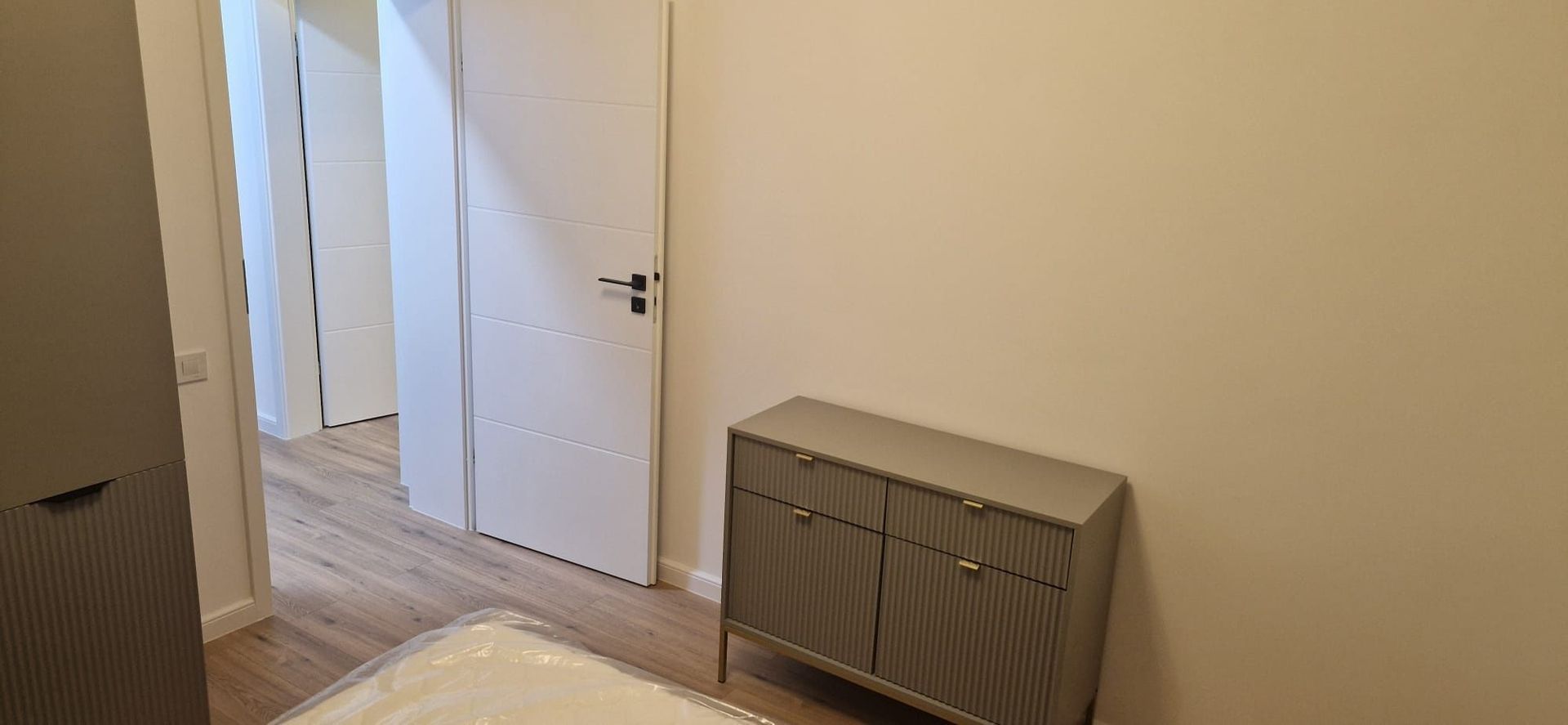 Inchiriez 2 camere, Plaza Residence Faza 5 PRIMA INCHIRIERE - Poză 8