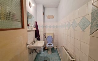 Apartament cu 3 camere decomandate in Cetate - Poză 7
