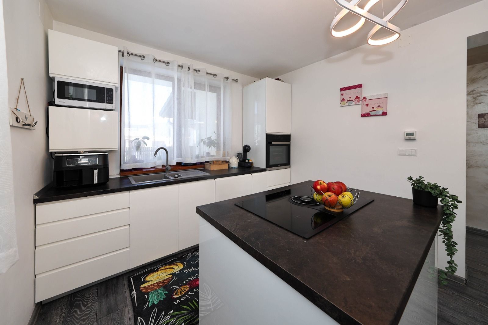 Casă Individuală Modernă de Vânzare | Sânpetru, Brașov - Poză 10