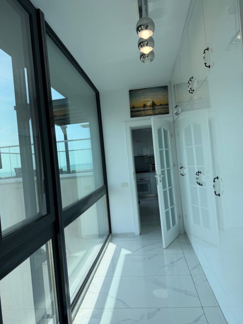Penthouse Mamaia + 2 terase + curte 3 locuri de parcare - Poză 16