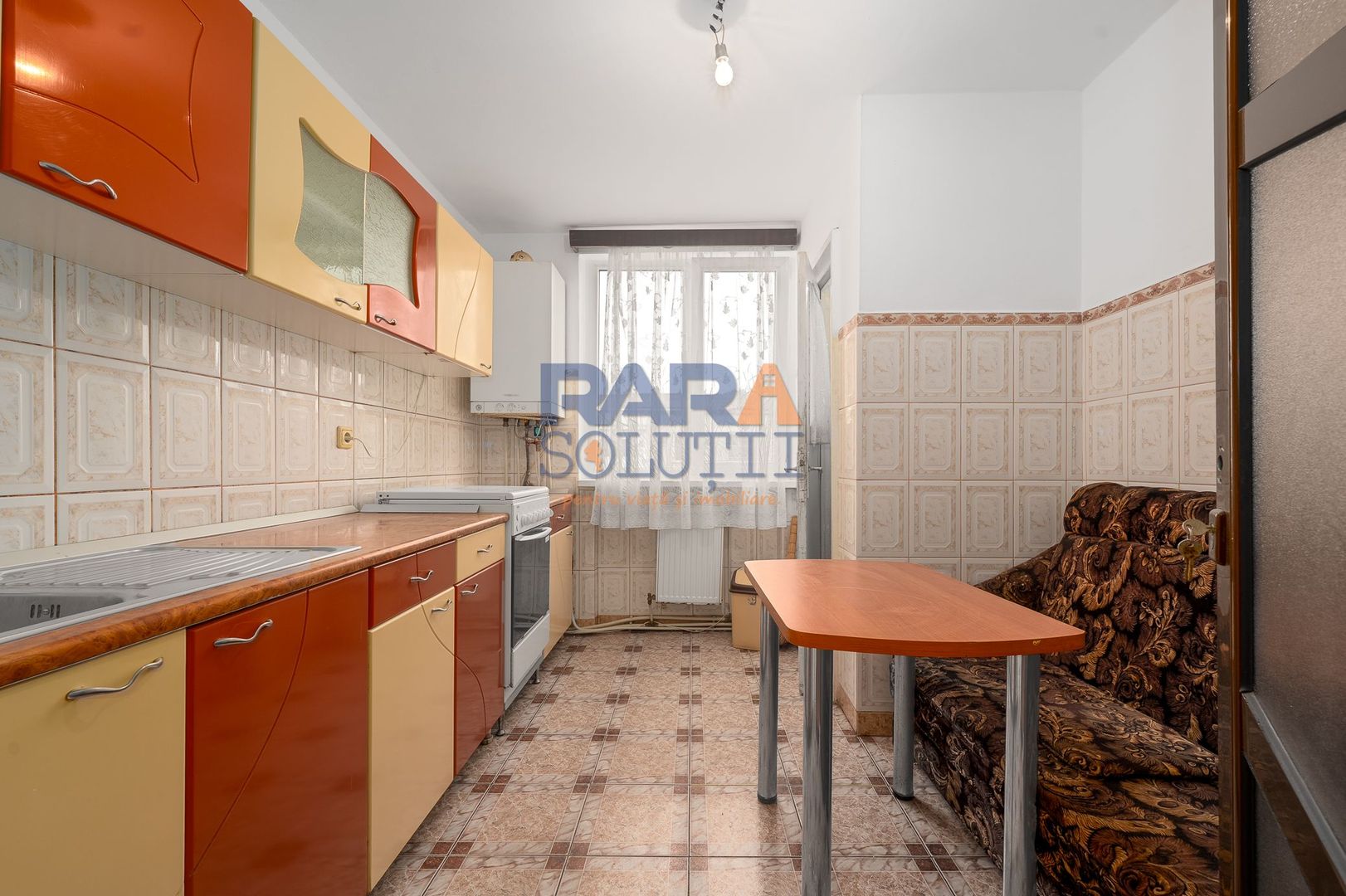 Apartament 3 camere, decomandat, mobilat - Poză 3