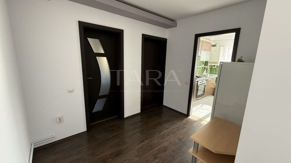 Apartament 2 camere decomandate, etaj 2 – zona La Roată Făget - Poză 3