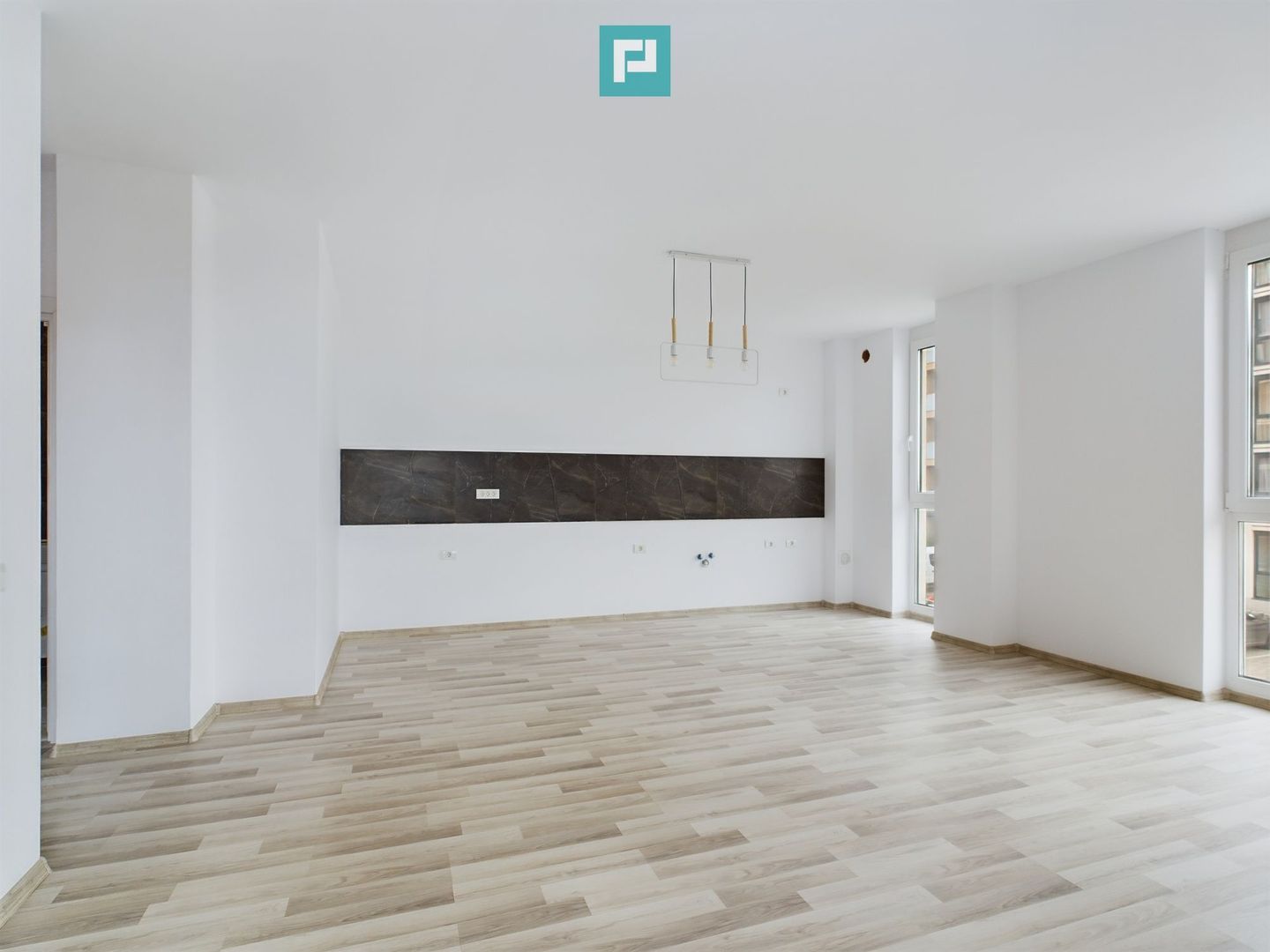 Apartament cu 2 camere, etaj 1, zona Torontalului - Poză 2