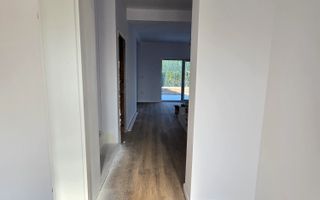 Duplex cu 5 camere despartit prin camera tehnica in Dumbravita - Poză 4
