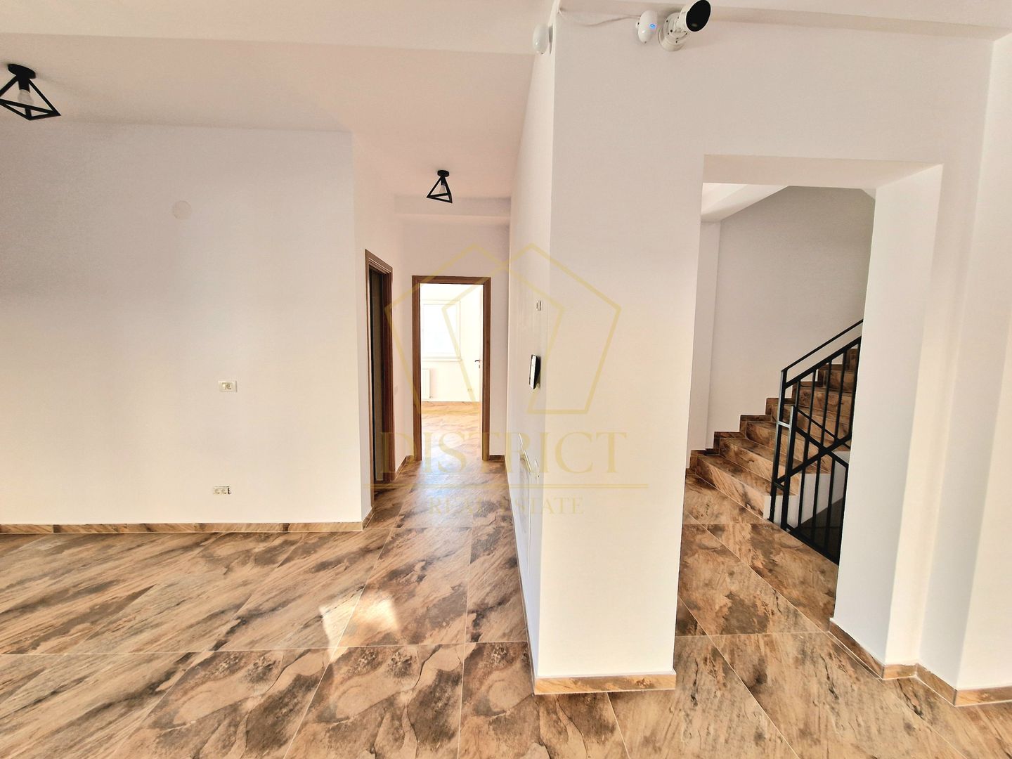 Spatiu birouri cladire noua cu 2 incaperi spatioase I Complexul Studentesc - Poză 4