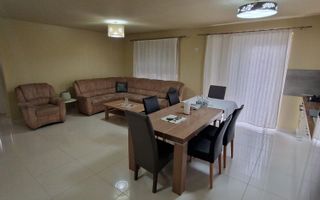 Apartament 4 camere,100mp, curte 120mp, 2 parcari, zona Eugen Ionesco - Poză 2