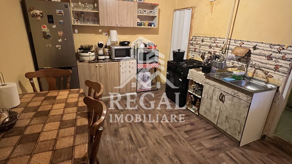 Casă spațioasă pe strada Carpați – zona Ceangăi - Poză 4
