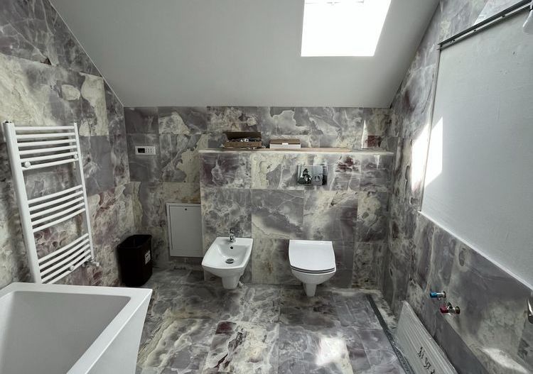 Vand casa in Bucium cu vedere la oras - Poză 6