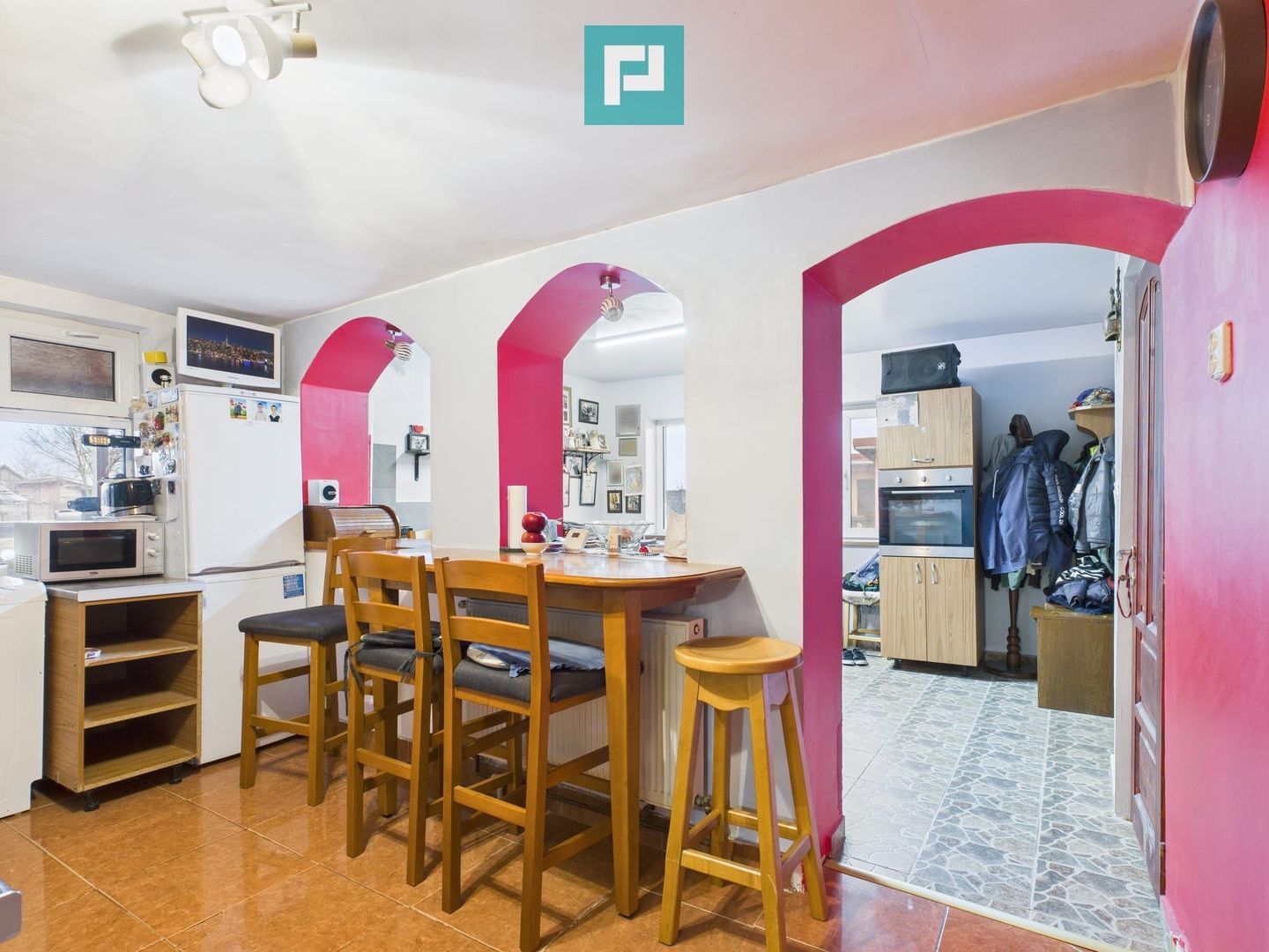 Casă frumoasă la Iratoș la preț bun - Poză 14