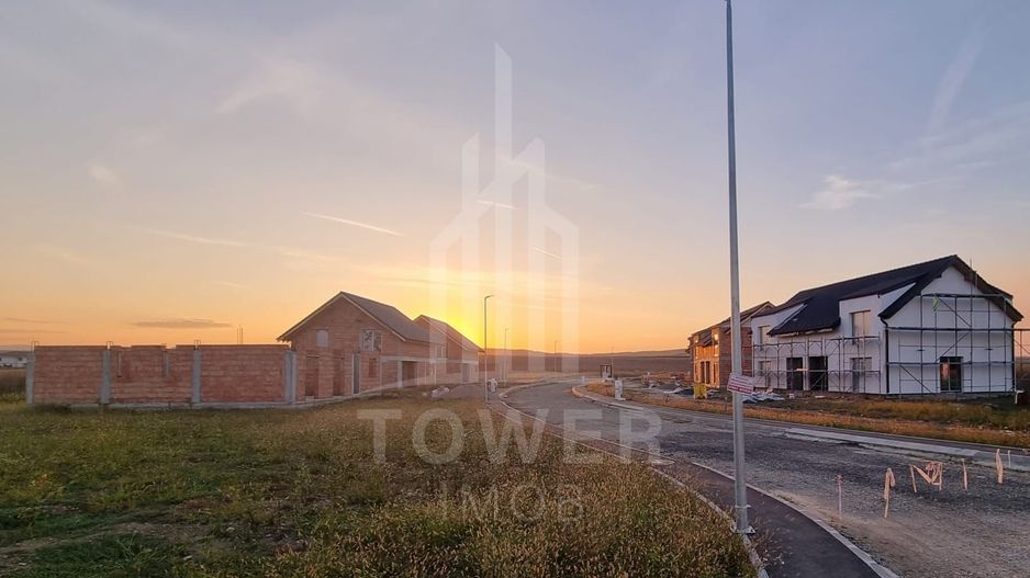 Casă pe un singur nivel INDEPENDENTĂ ENERGETIC - Cartier NOU!!! - Poză 1