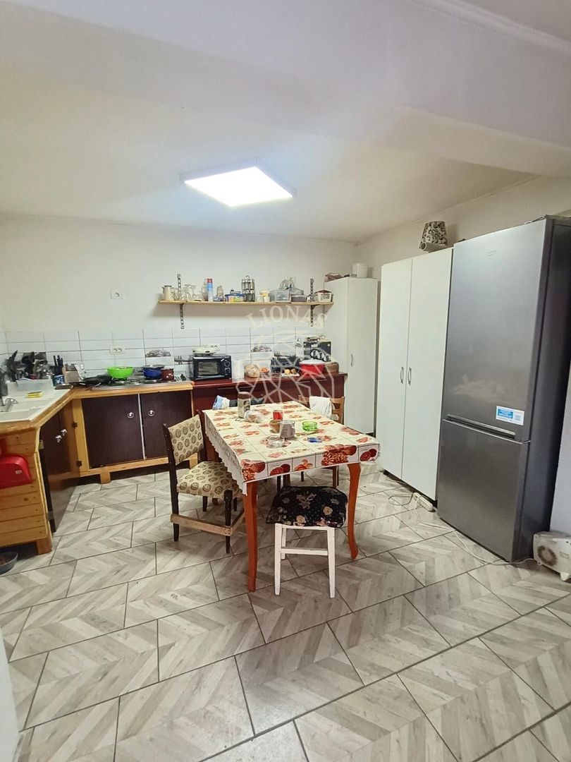 OPORTUNITATE INVESTITIE! Casa cu 2 apartamente- Zona Eroilor - Poză 2