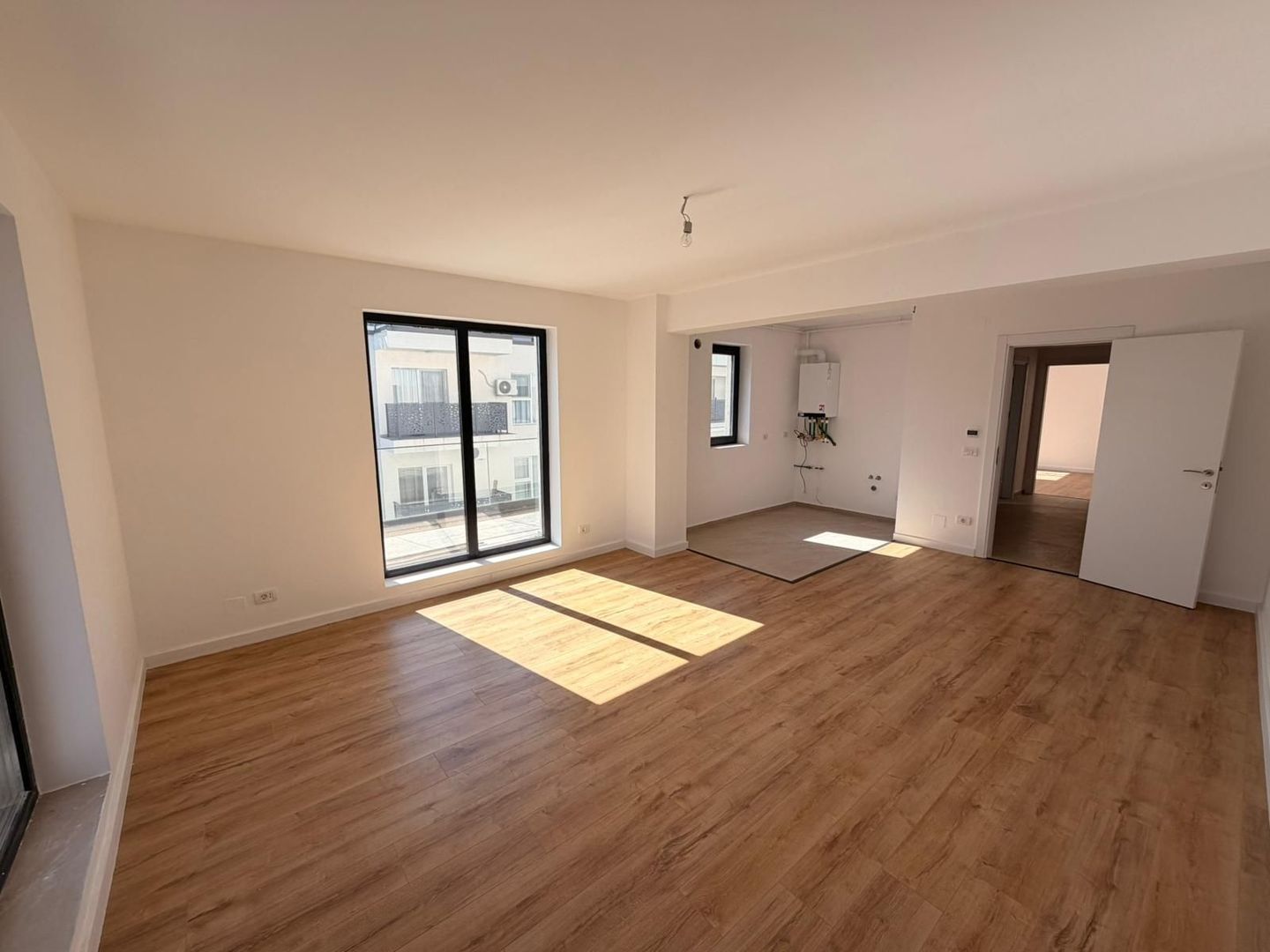 AP. 2 CAMERE, BLOC NOU - TERASA 32 MP, MUTARE IMEDIATA ,COMISION 0% - Poză 4